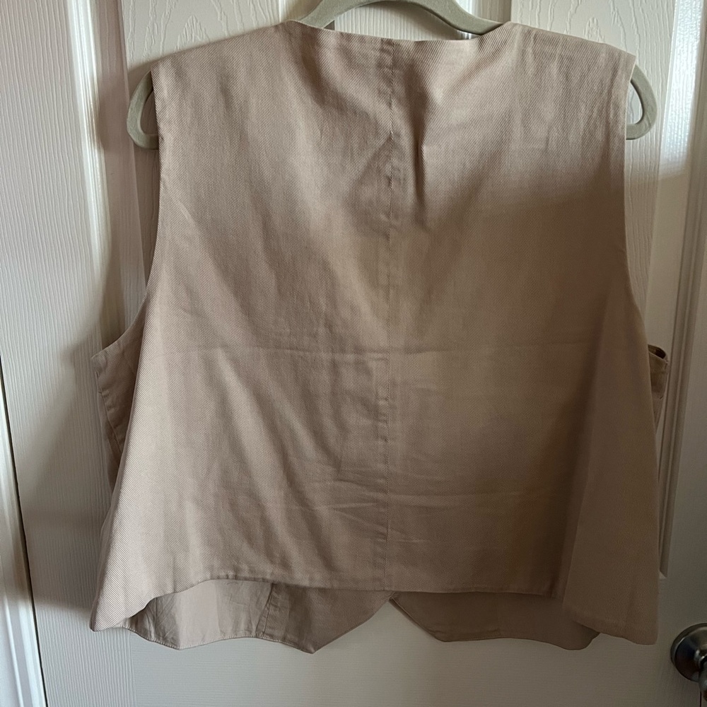 H&M Vest - Picture 2 of 3
